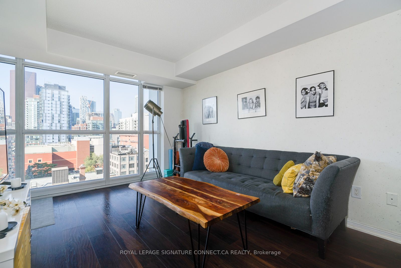400 Adelaide St E, #1511