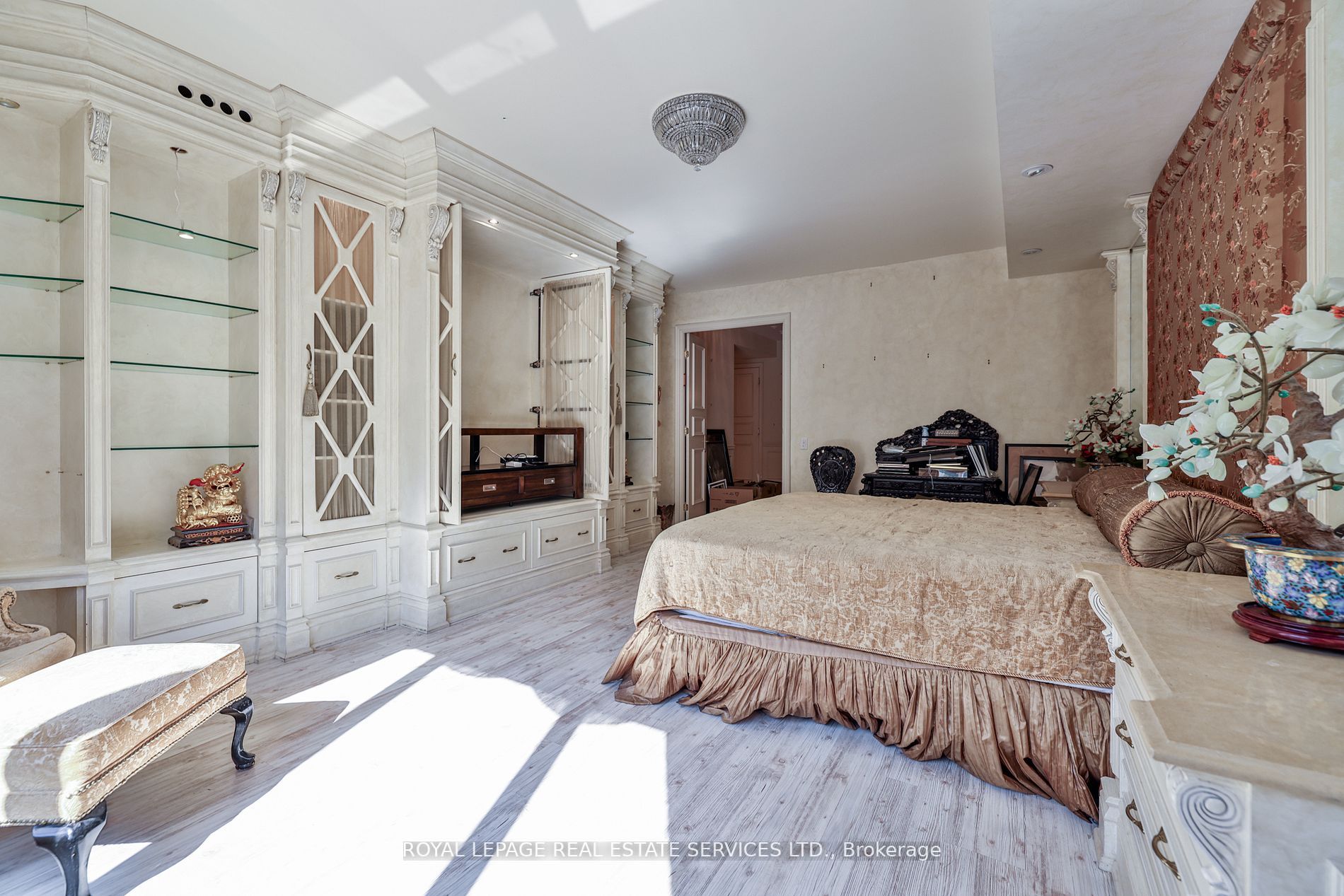 3600 Yonge St, #933