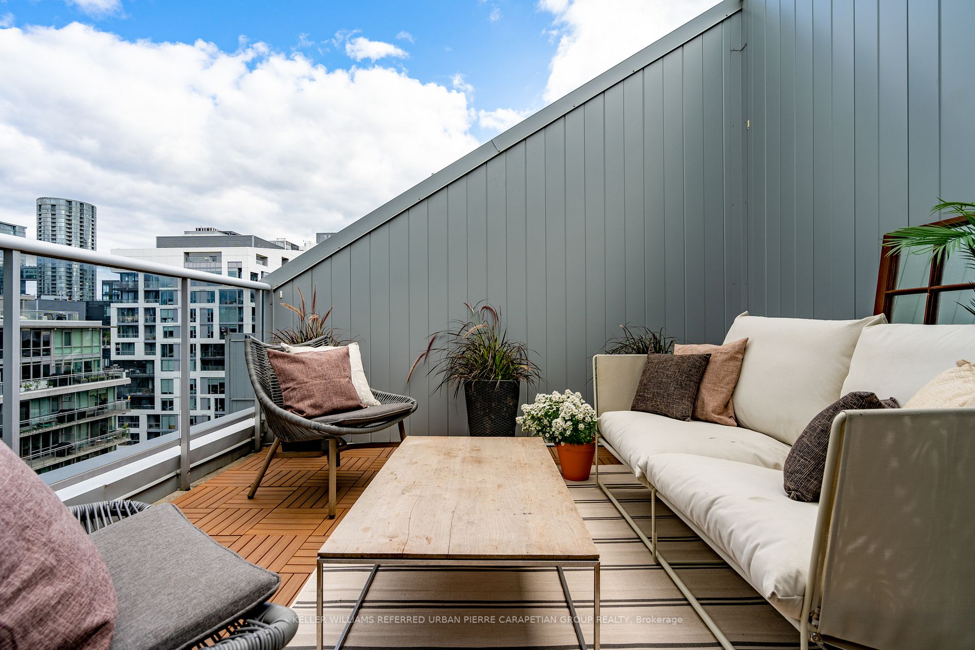 60 Bathurst Street, #PH 1008