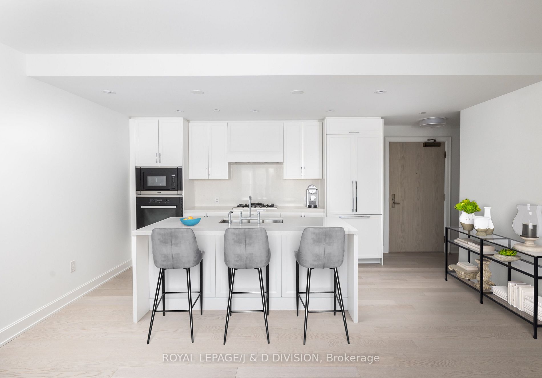2781 Yonge St, #407