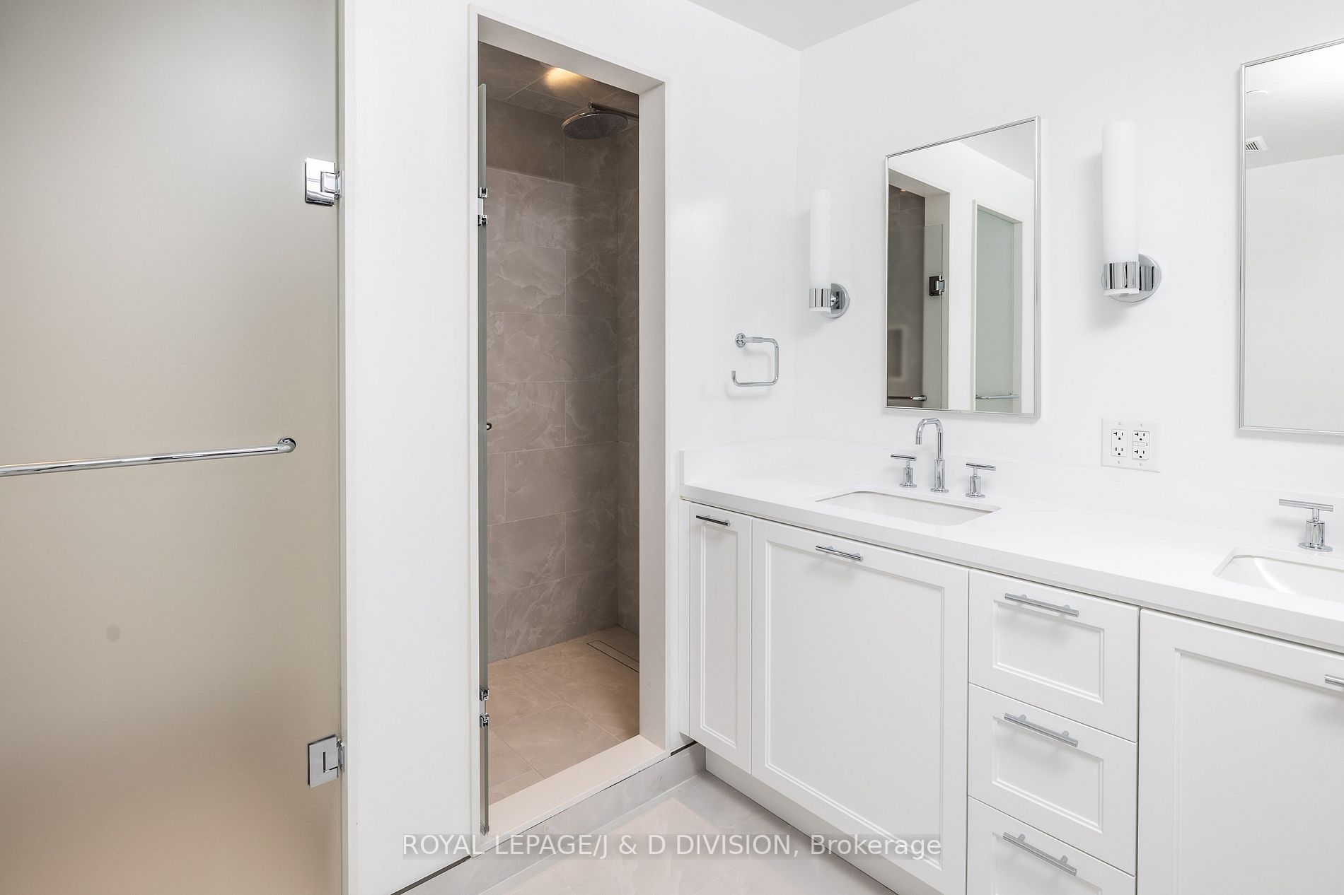 2781 Yonge St, #407
