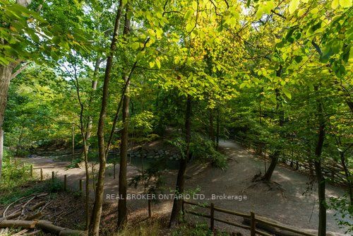 21 Sunnydene Cres