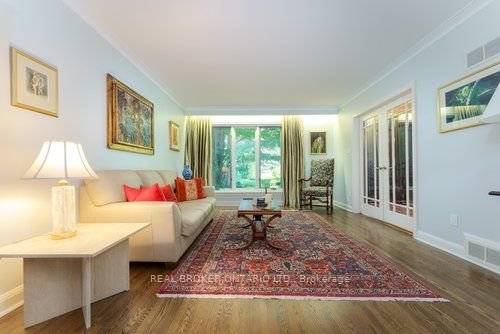 21 Sunnydene Cres