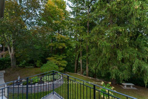 21 Sunnydene Cres