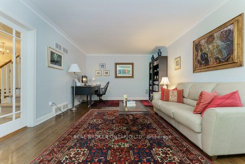 21 Sunnydene Cres