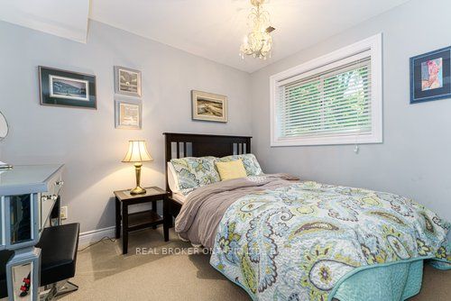 21 Sunnydene Cres