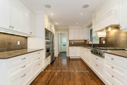 21 Sunnydene Cres