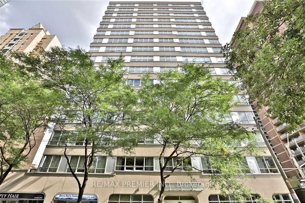 71 Charles St E, #302