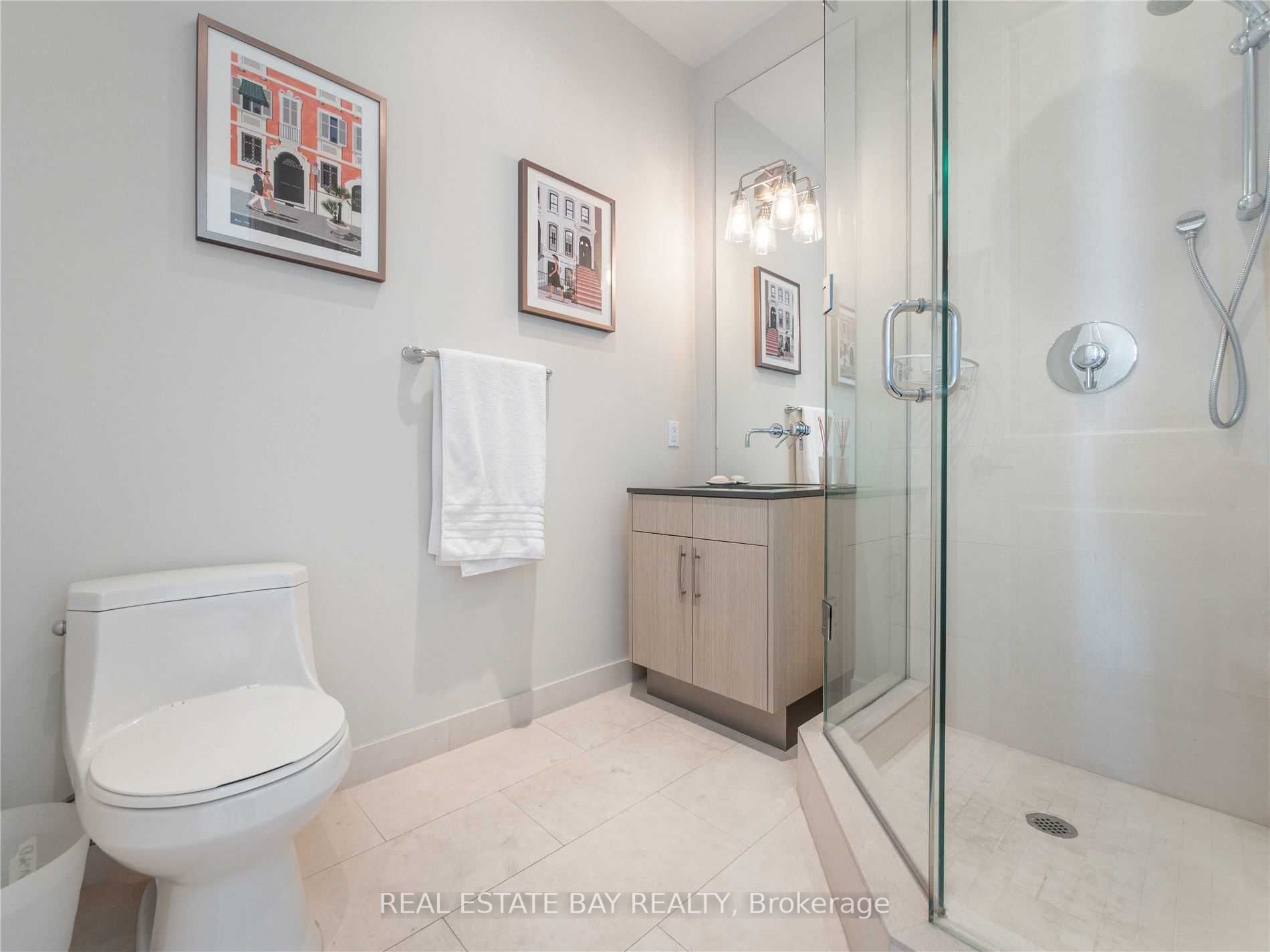 127 Queen St E, #Ph 2
