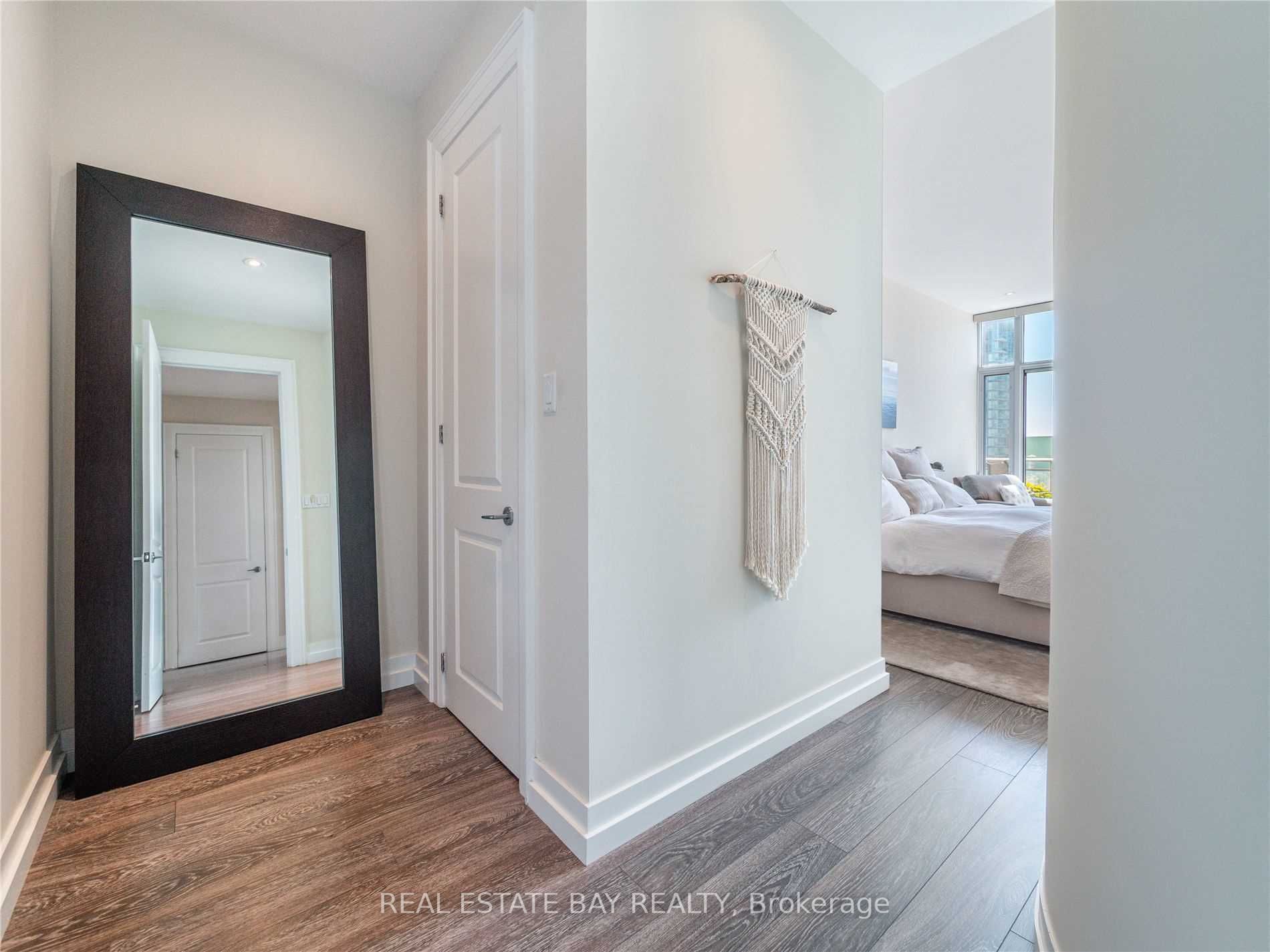 127 Queen St E, #Ph 2