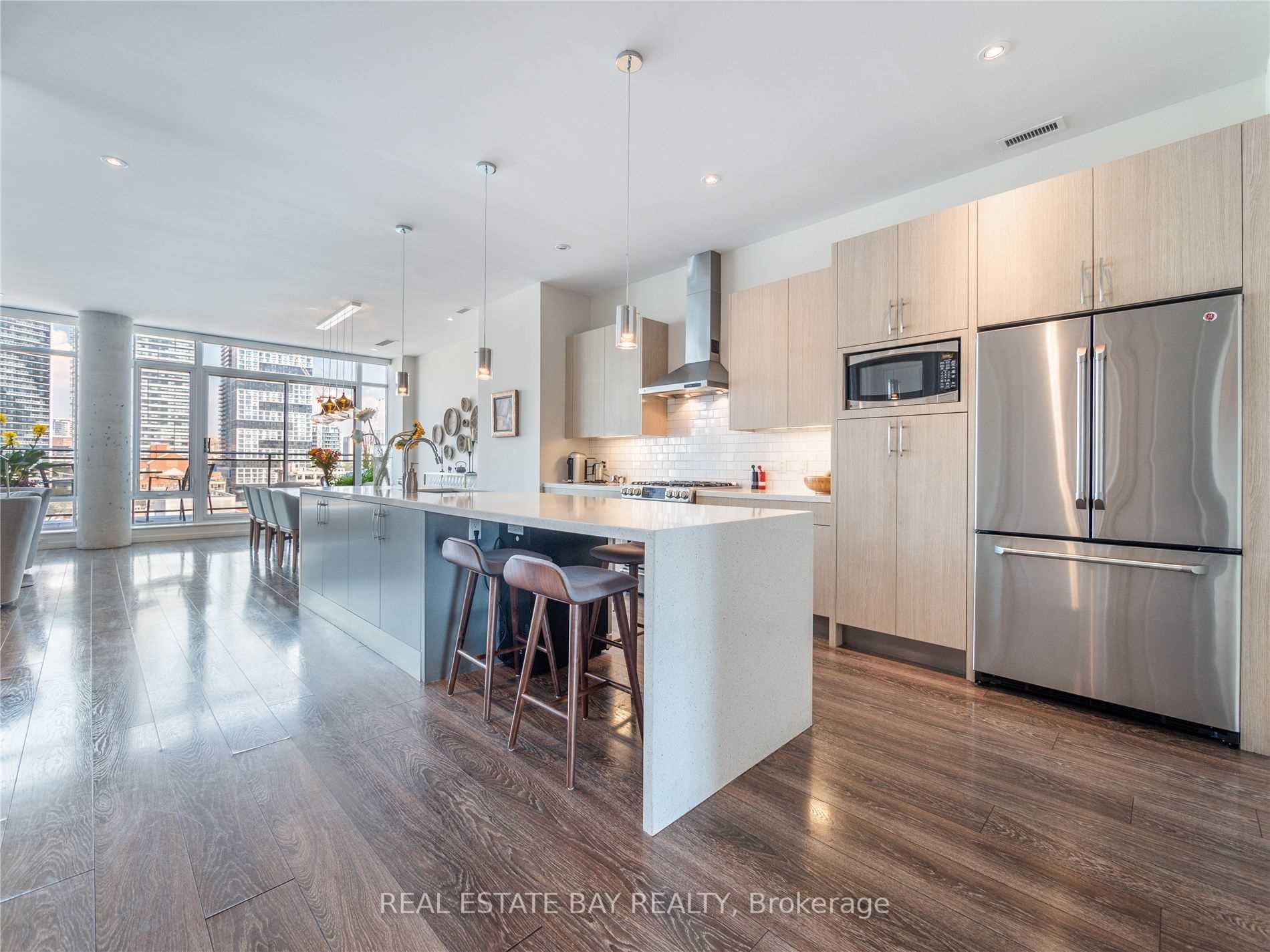 127 Queen St E, #Ph 2