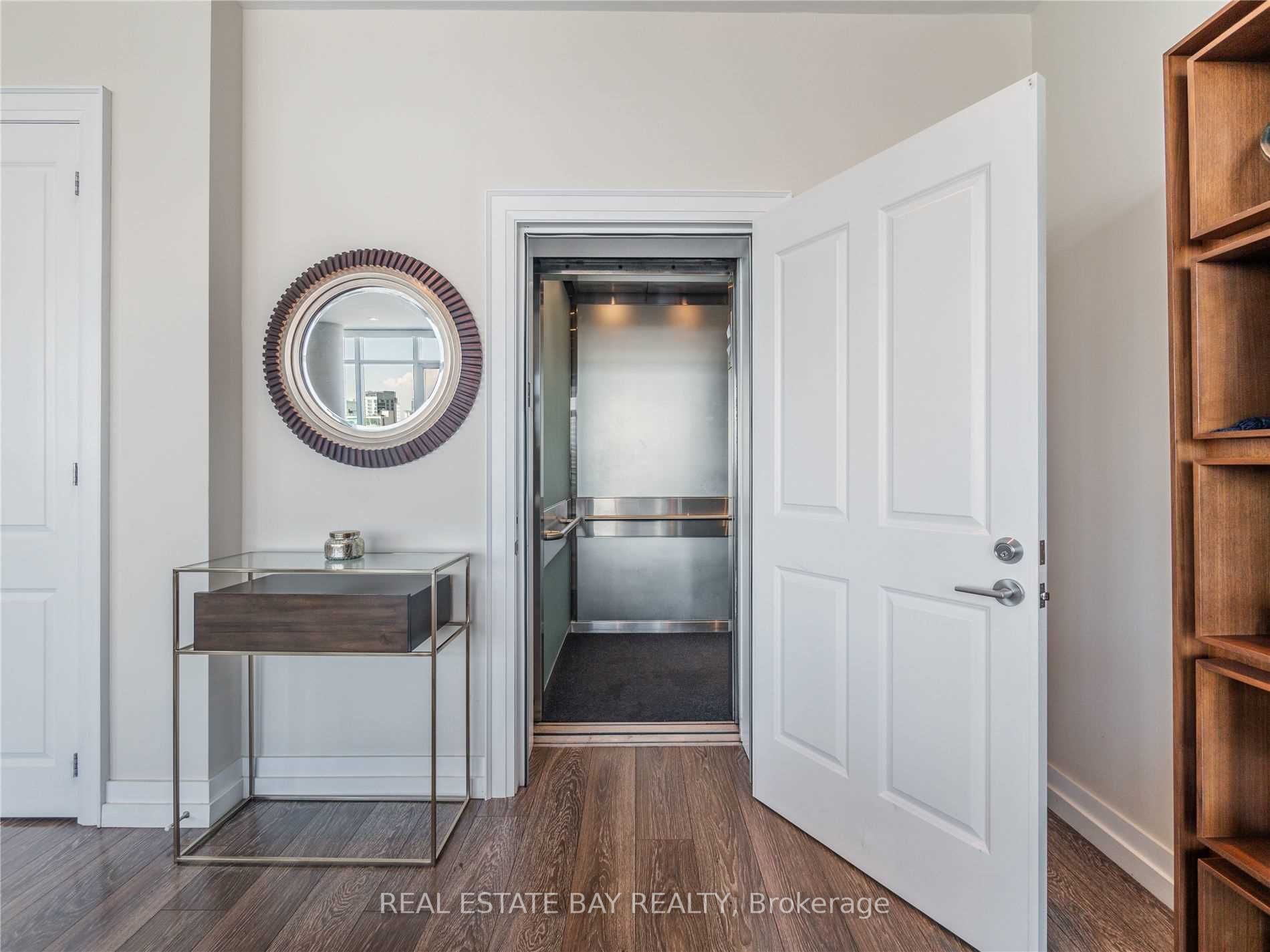127 Queen St E, #Ph 2