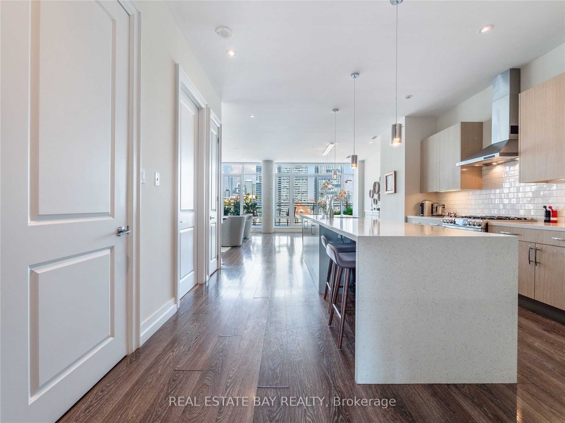 127 Queen St E, #Ph 2