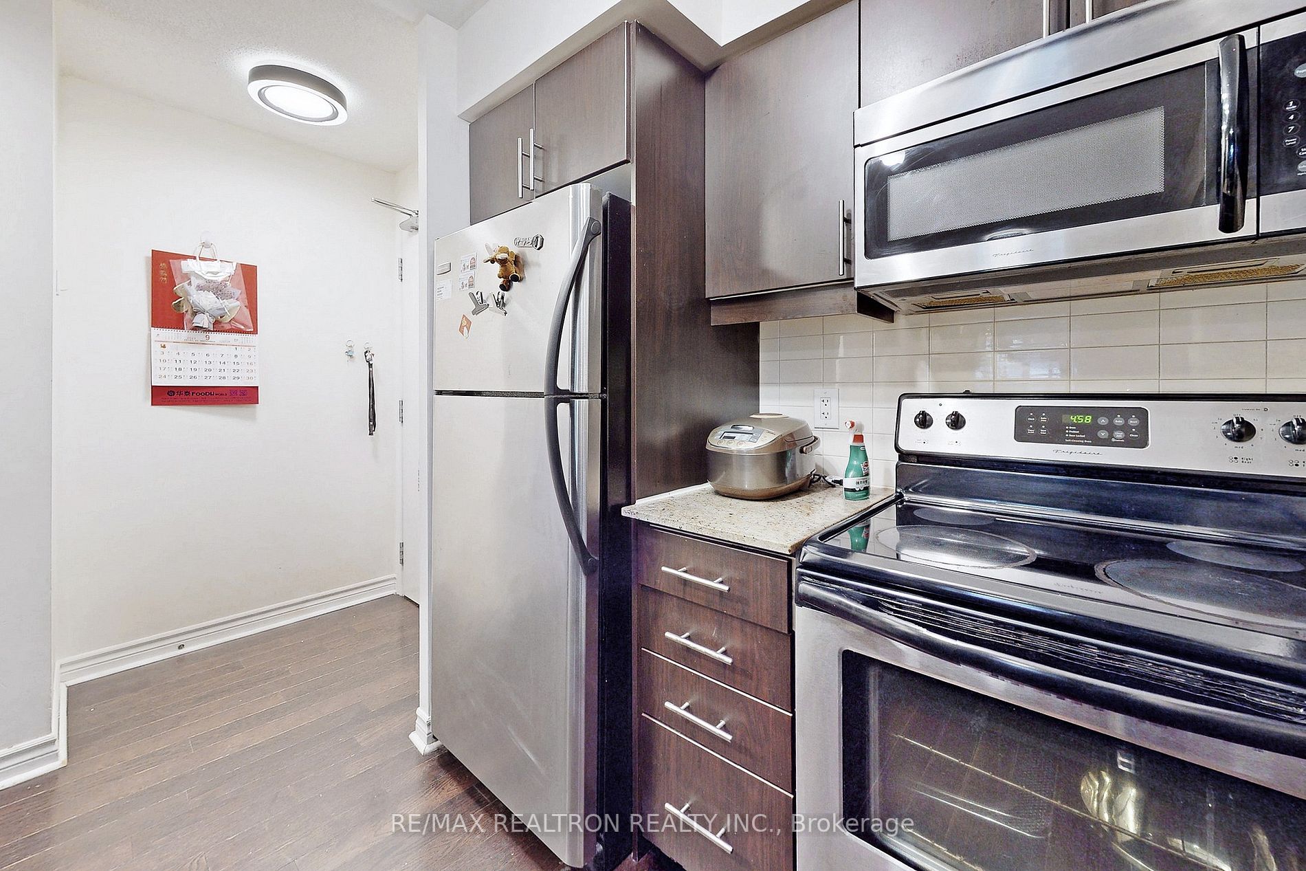 27 Rean Dr, #205