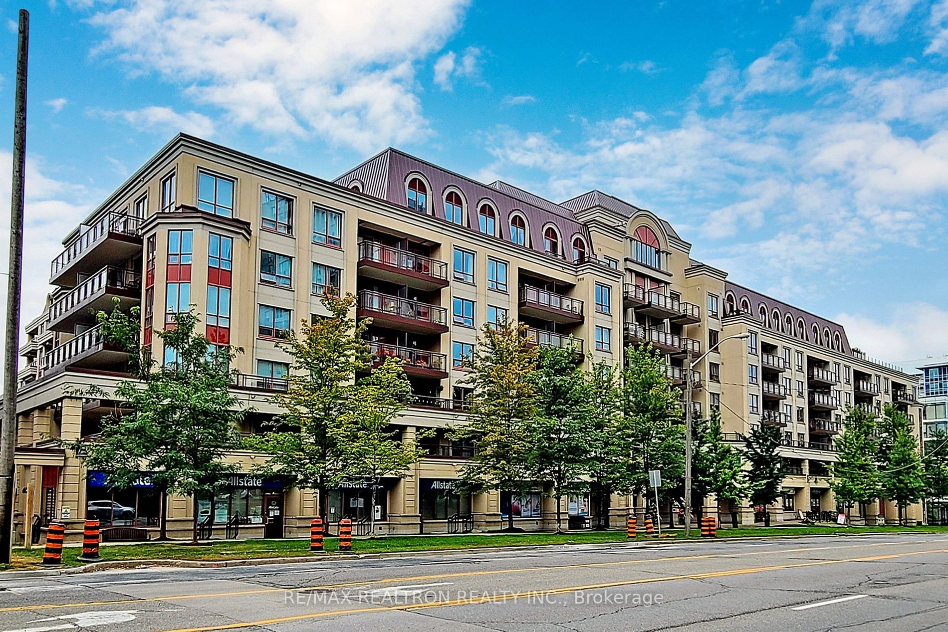 27 Rean Dr, #205
