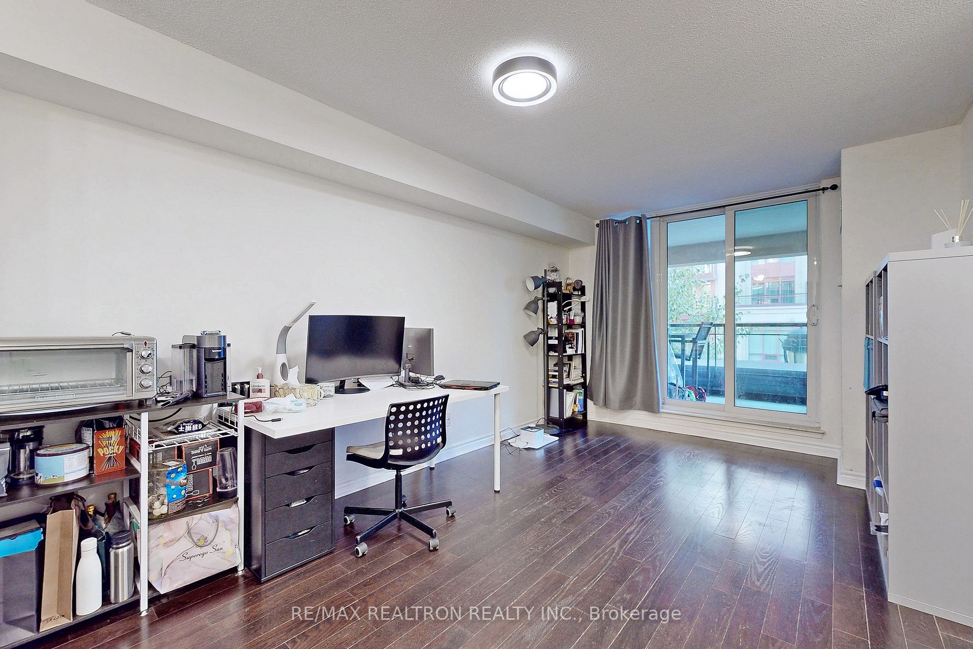 27 Rean Dr, #205