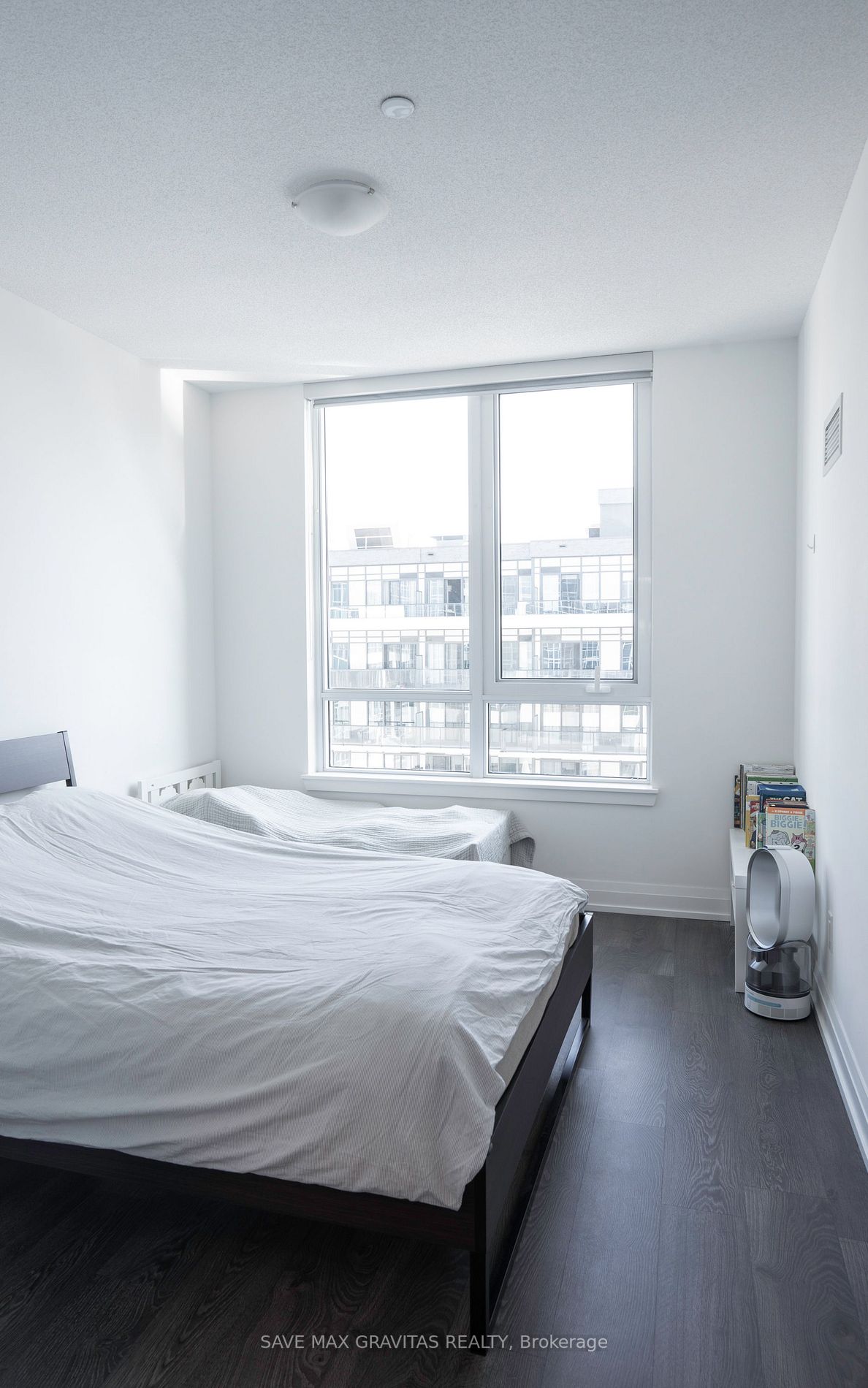 591 Sheppard Ave E, #702
