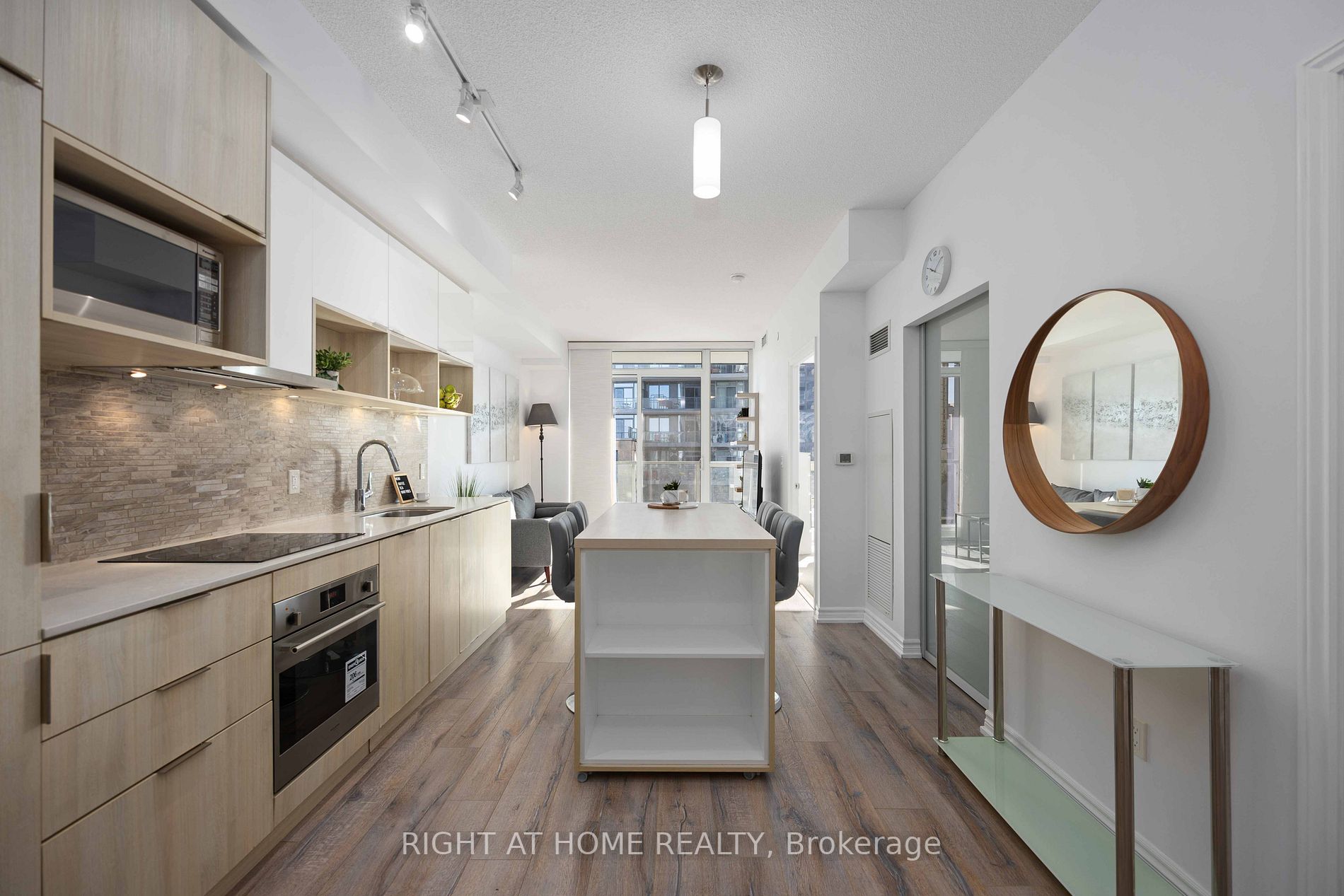 52 Forest Manor Rd, #406