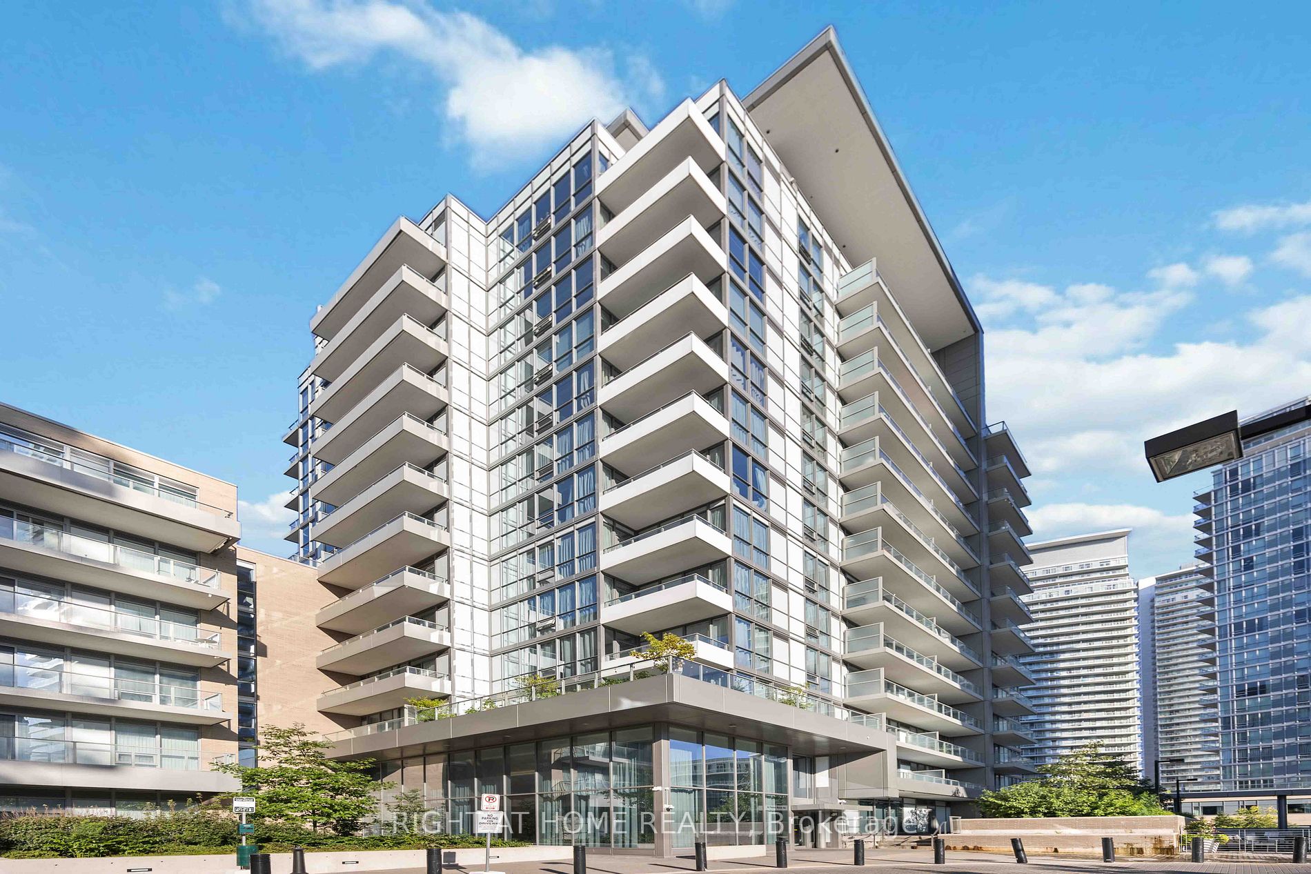 52 Forest Manor Rd, #406