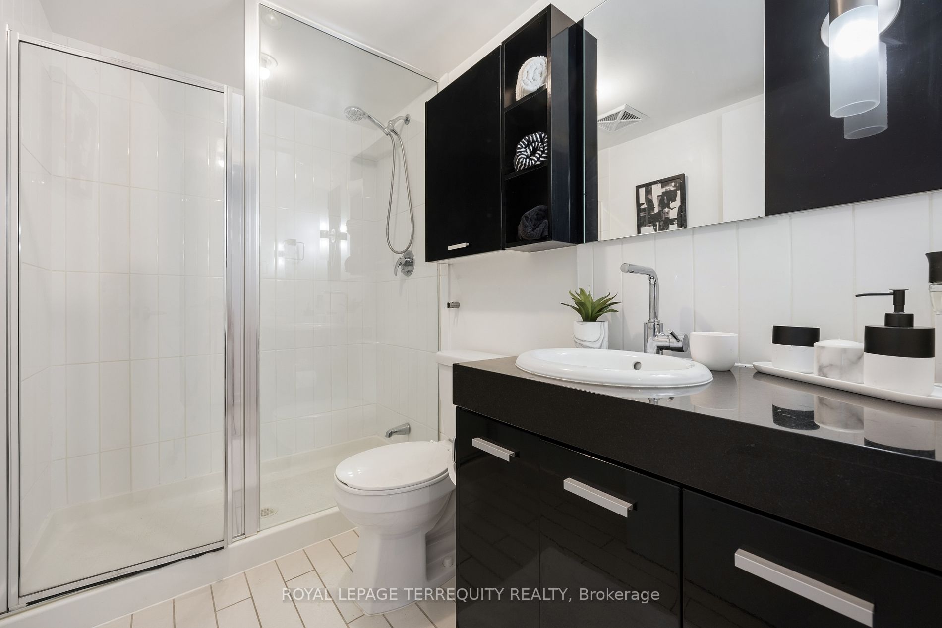 19 Singer Court, #922