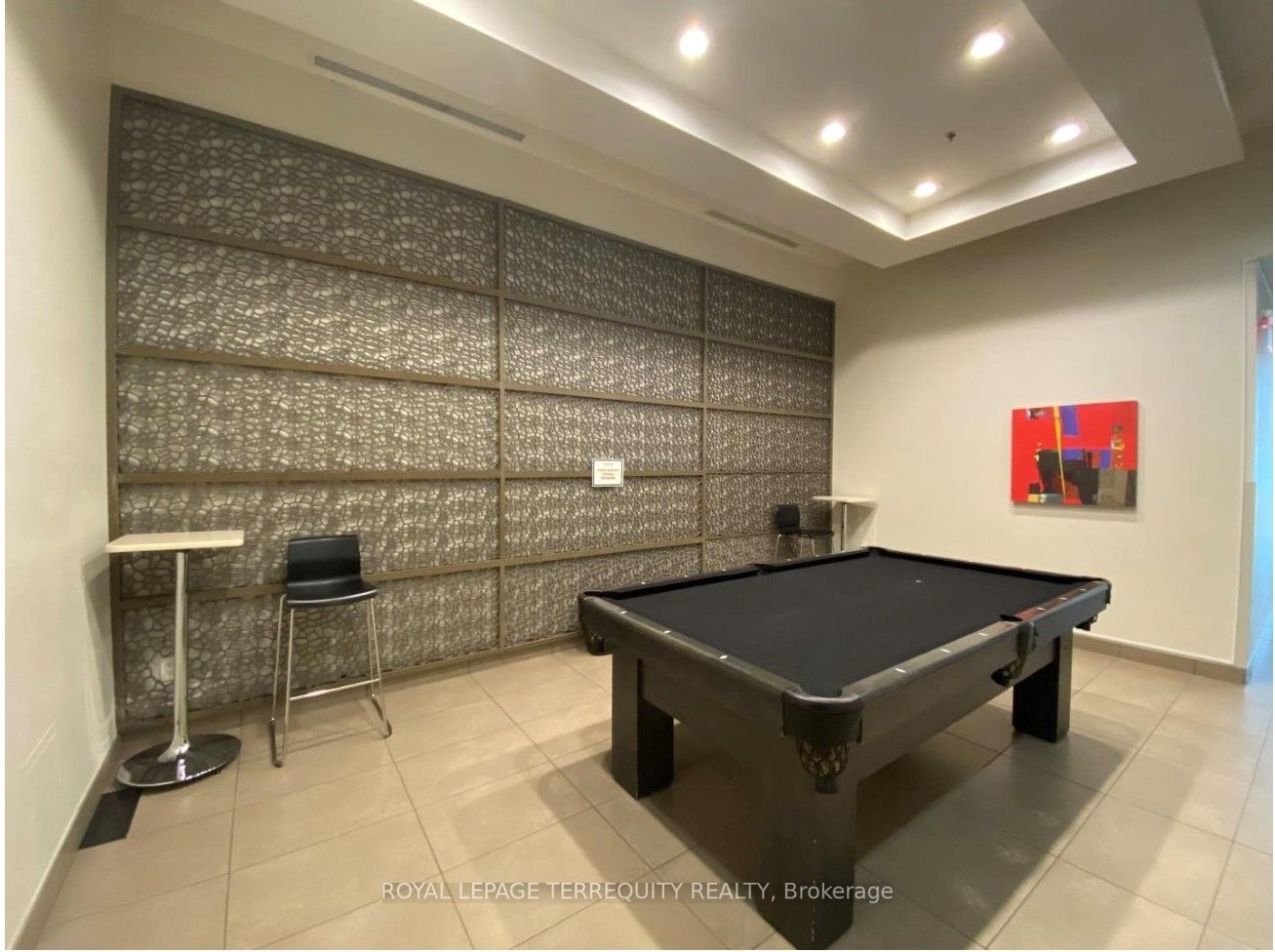 19 Singer Court, #922