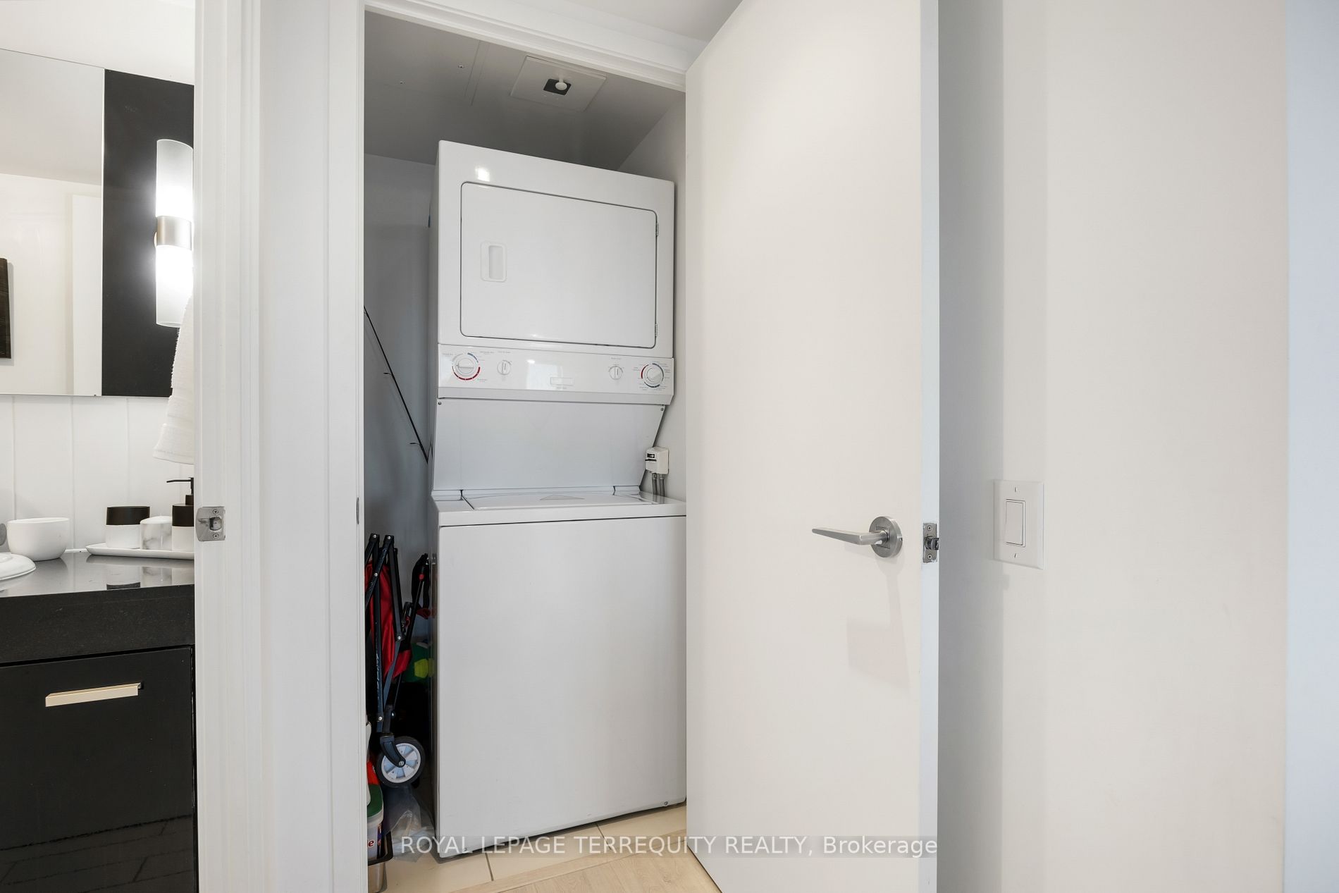 19 Singer Court, #922