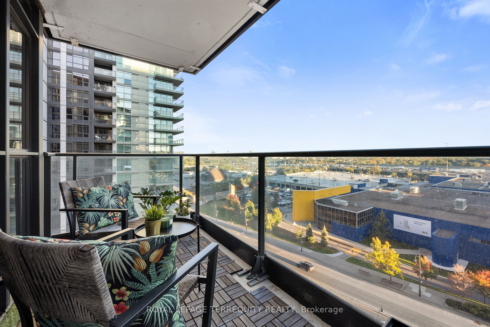 19 Singer Court, #922