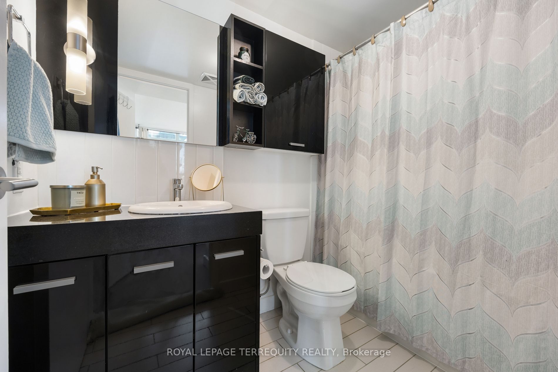 19 Singer Court, #922