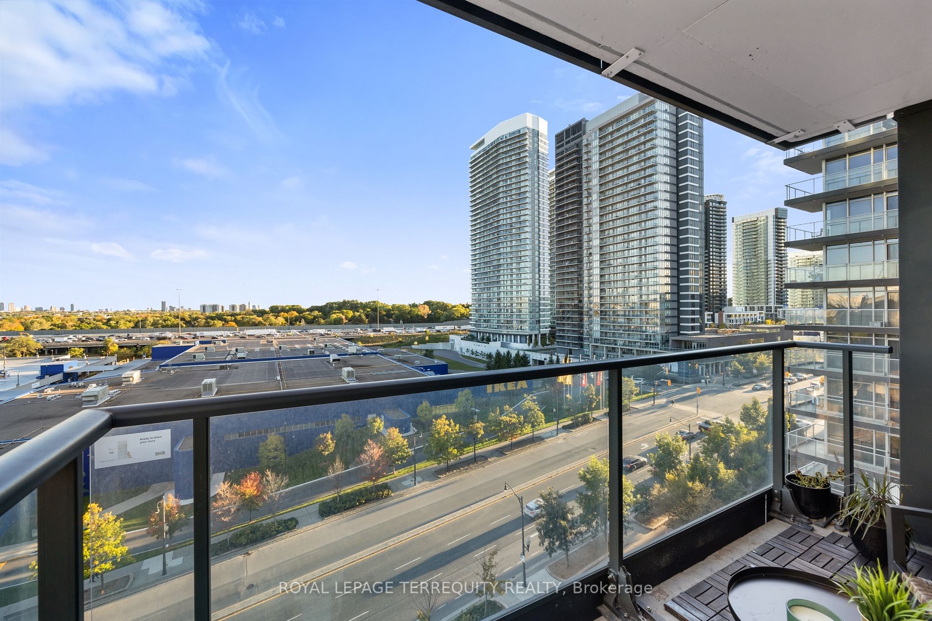19 Singer Court, #922