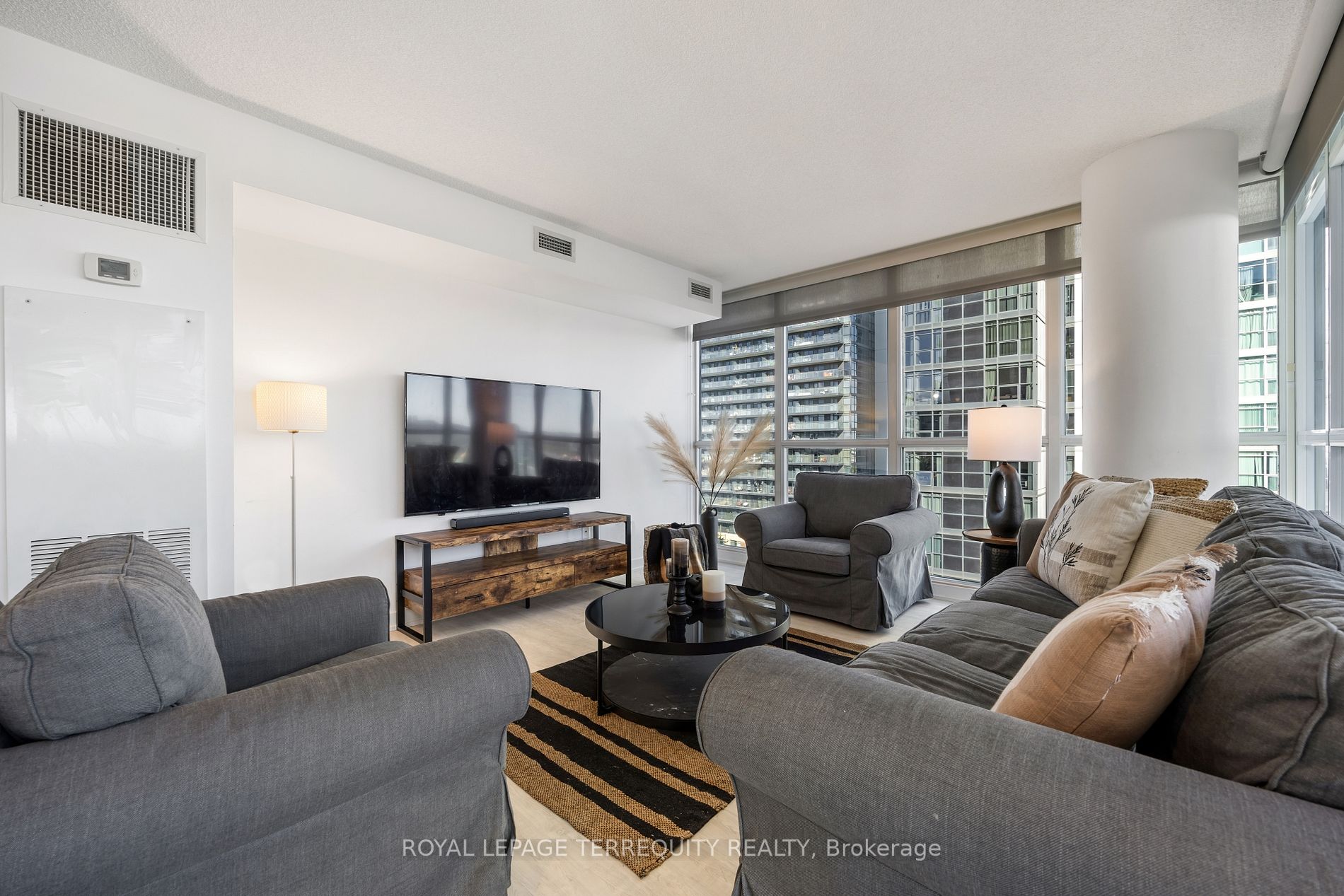 19 Singer Court, #922