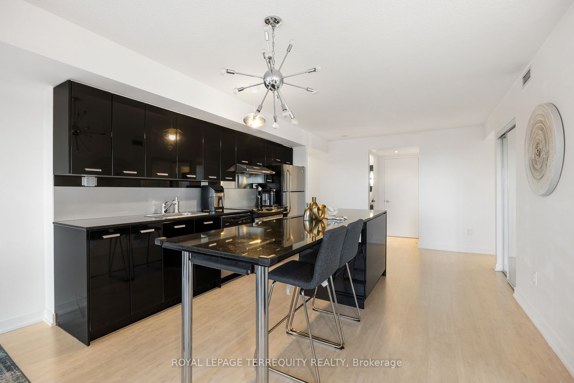 19 Singer Court, #922