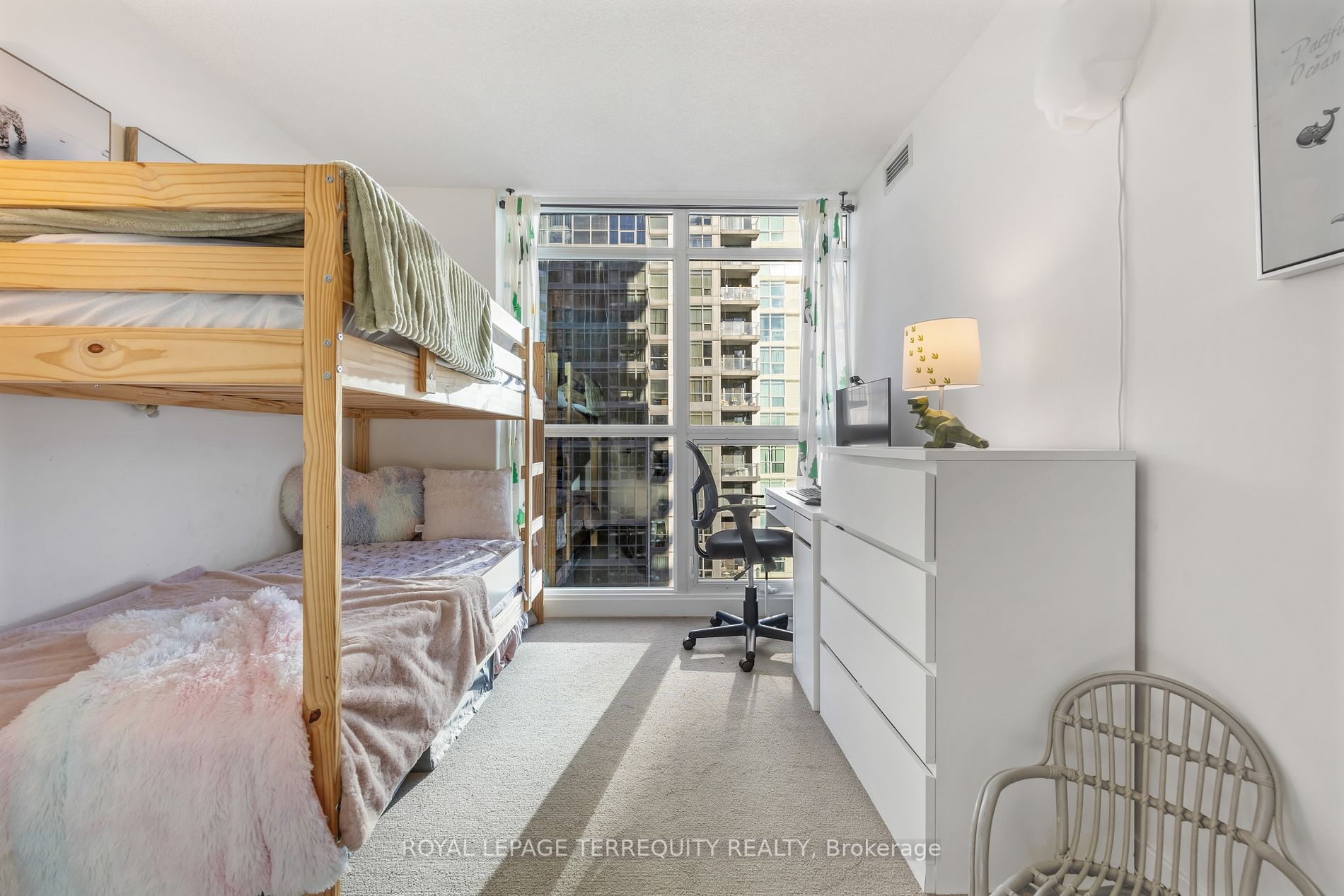 19 Singer Court, #922