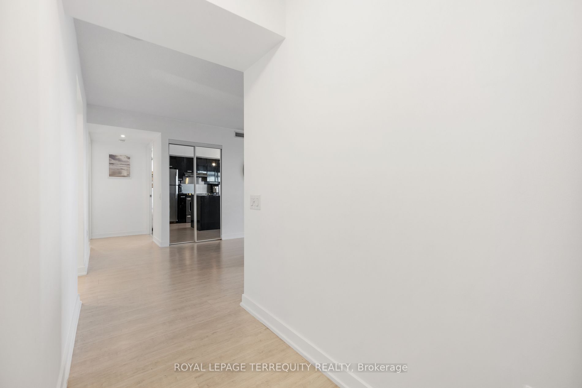 19 Singer Court, #922
