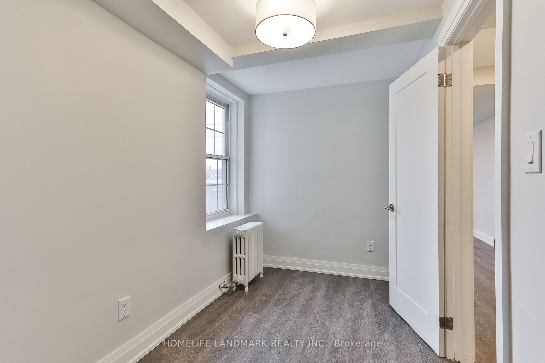 697 Eglinton Ave W, #402