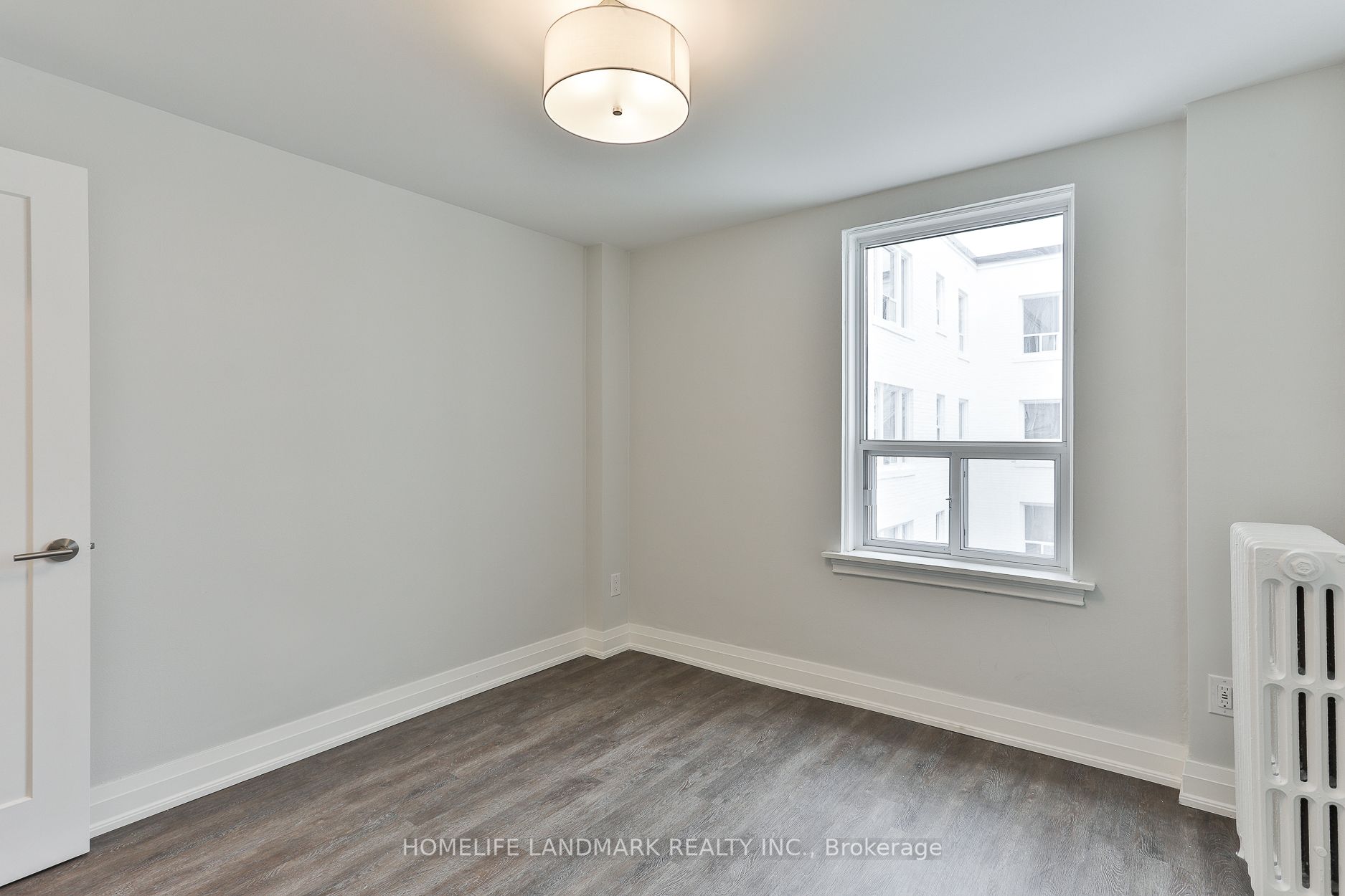 697 Eglinton Ave W, #402