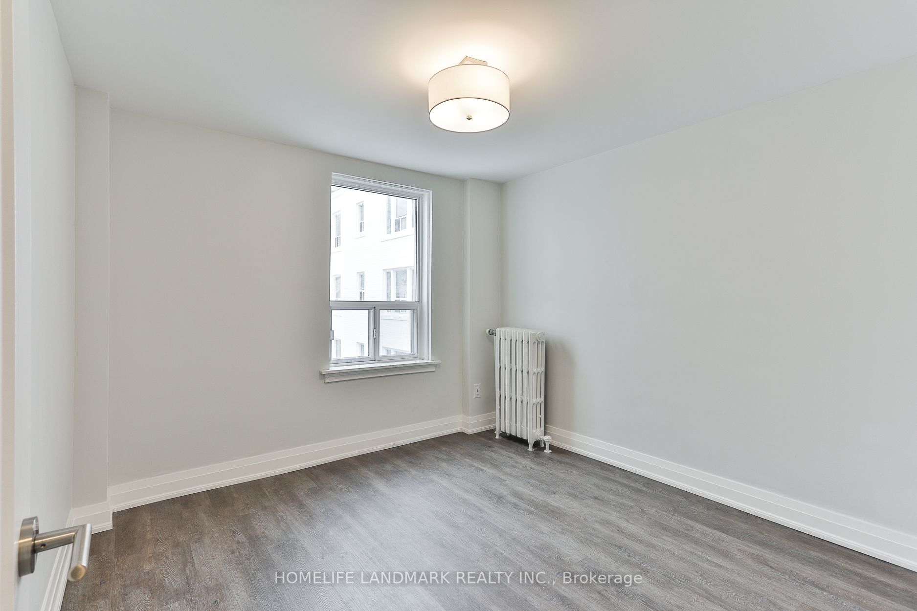 697 Eglinton Ave W, #402