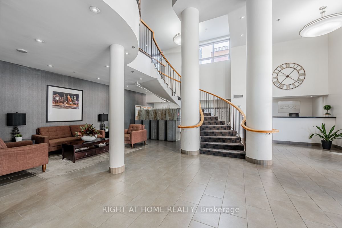 1369 Bloor St W, #1410