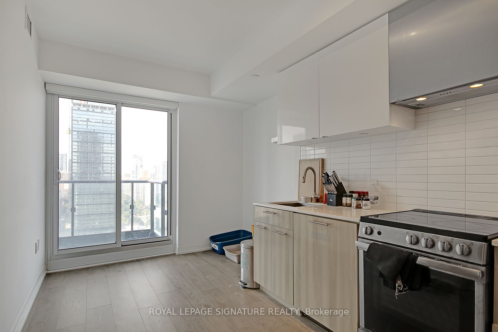 251 Jarvis St, #2812
