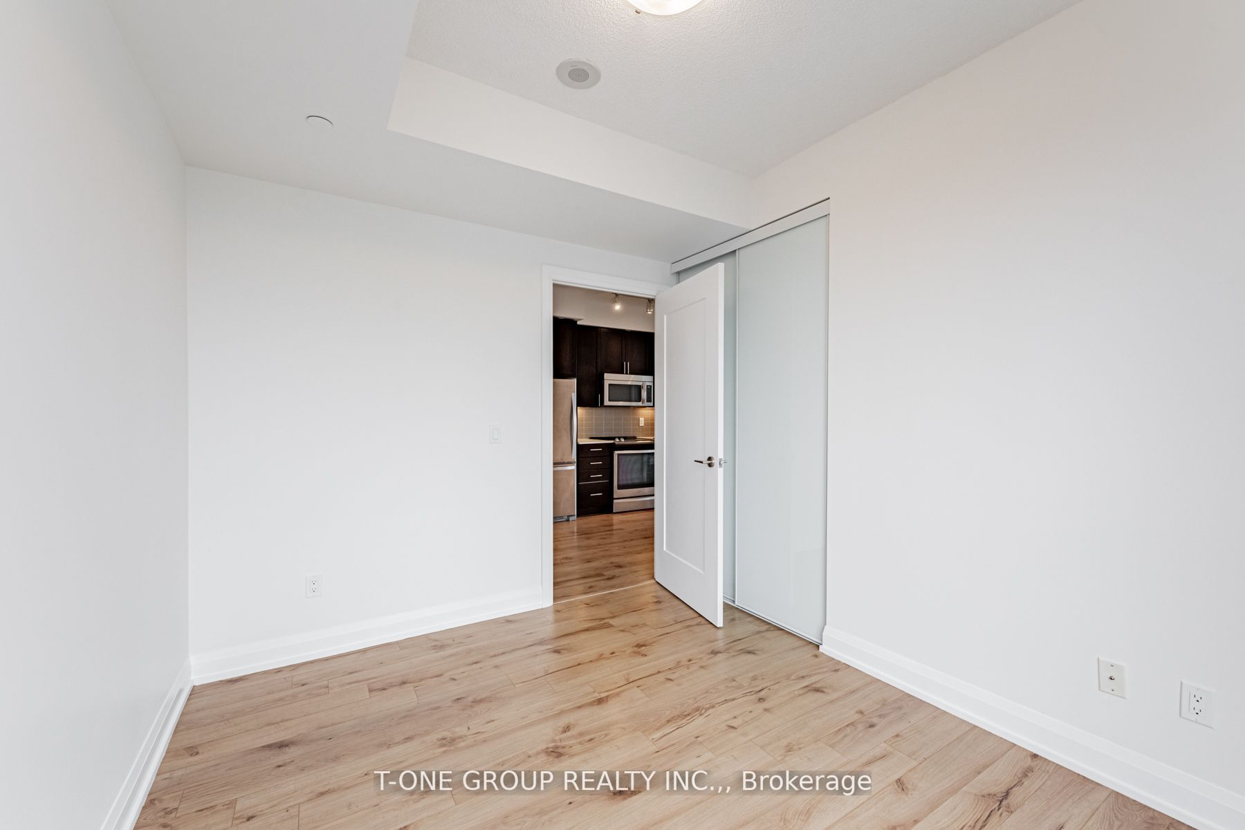 18 Graydon Hall Dr, #1103
