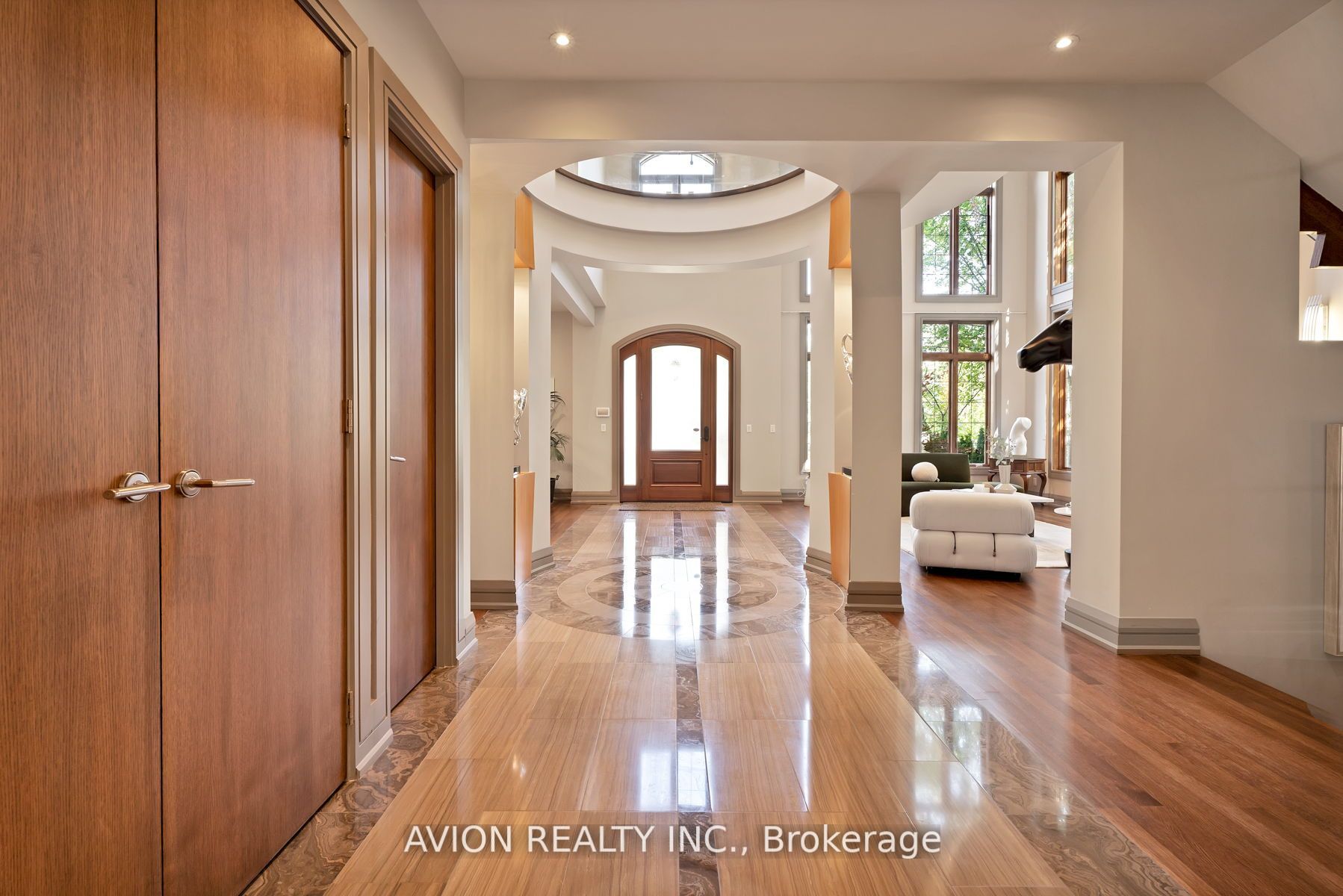 18 Fairmeadow Ave