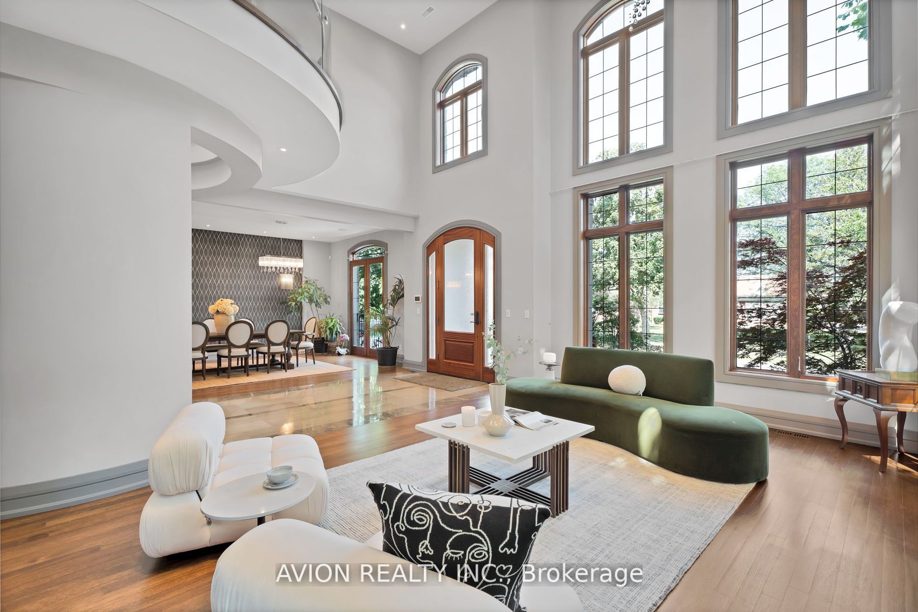 18 Fairmeadow Ave