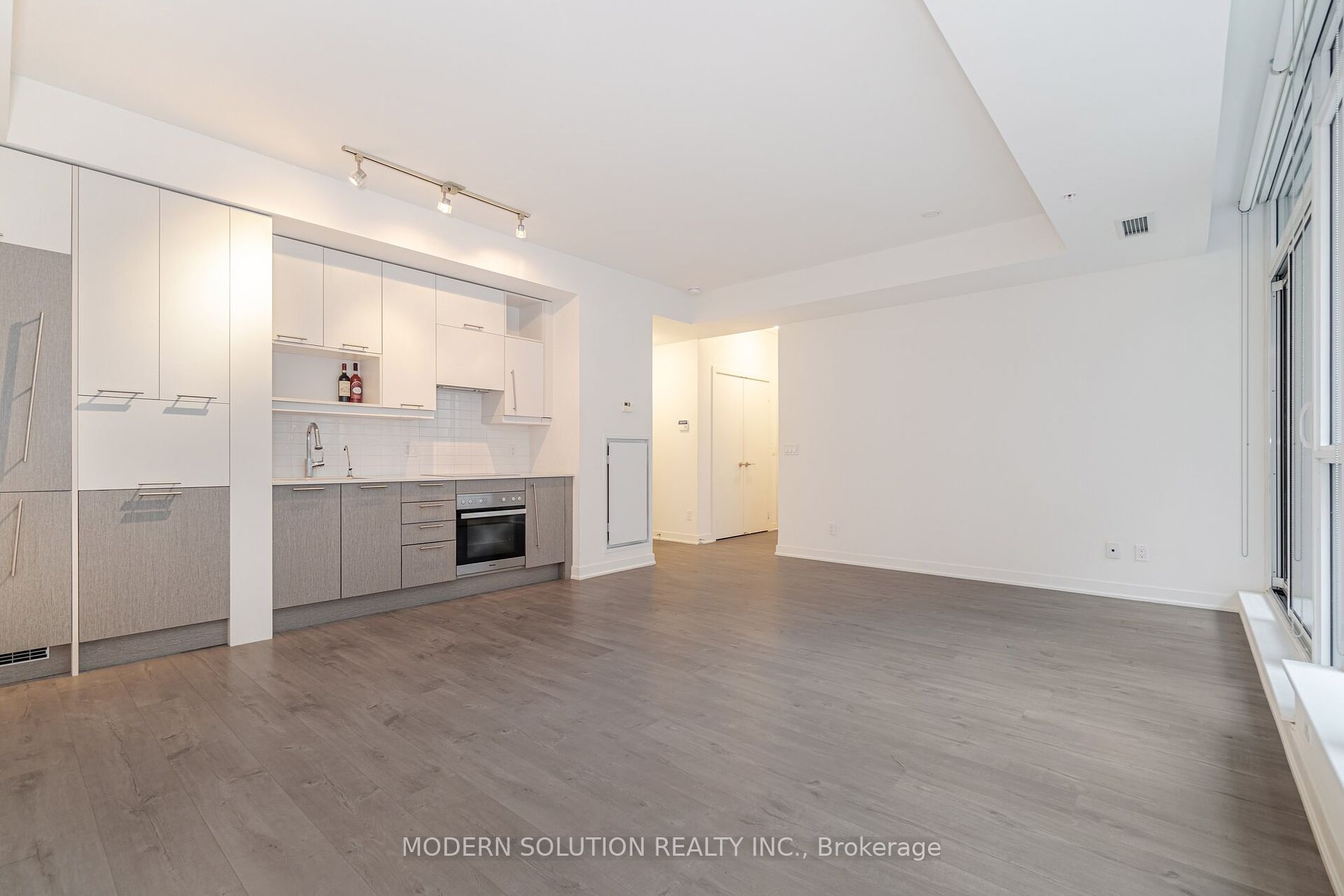 30 Nelson St, #410