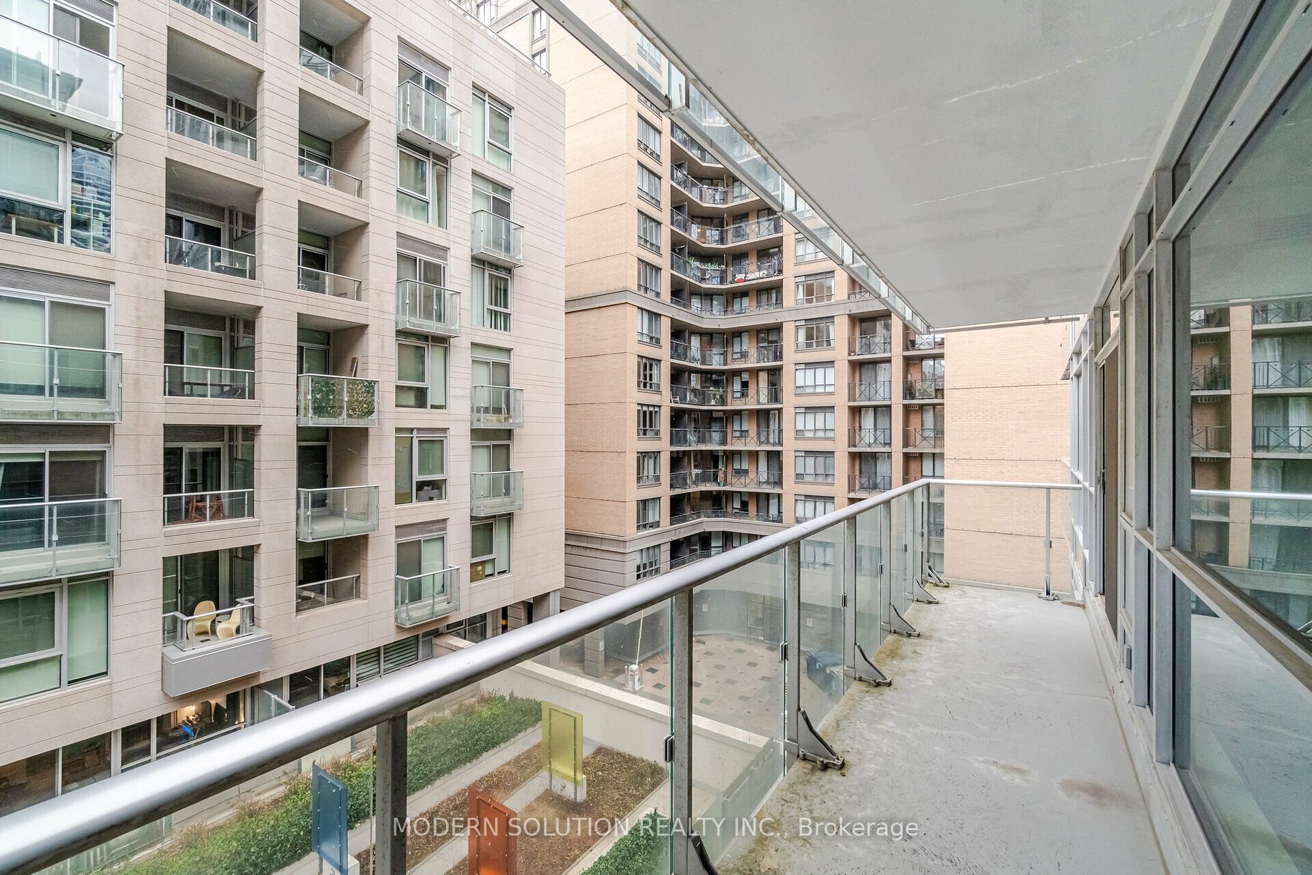 30 Nelson St, #410
