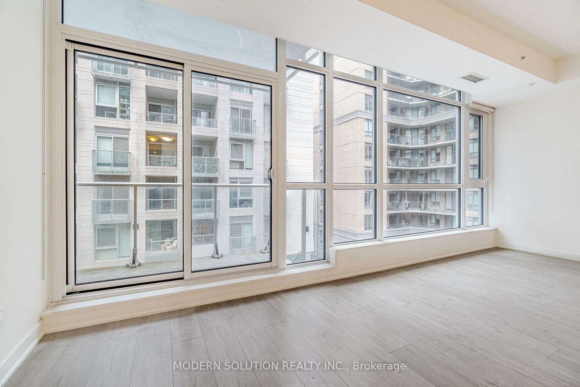 30 Nelson St, #410