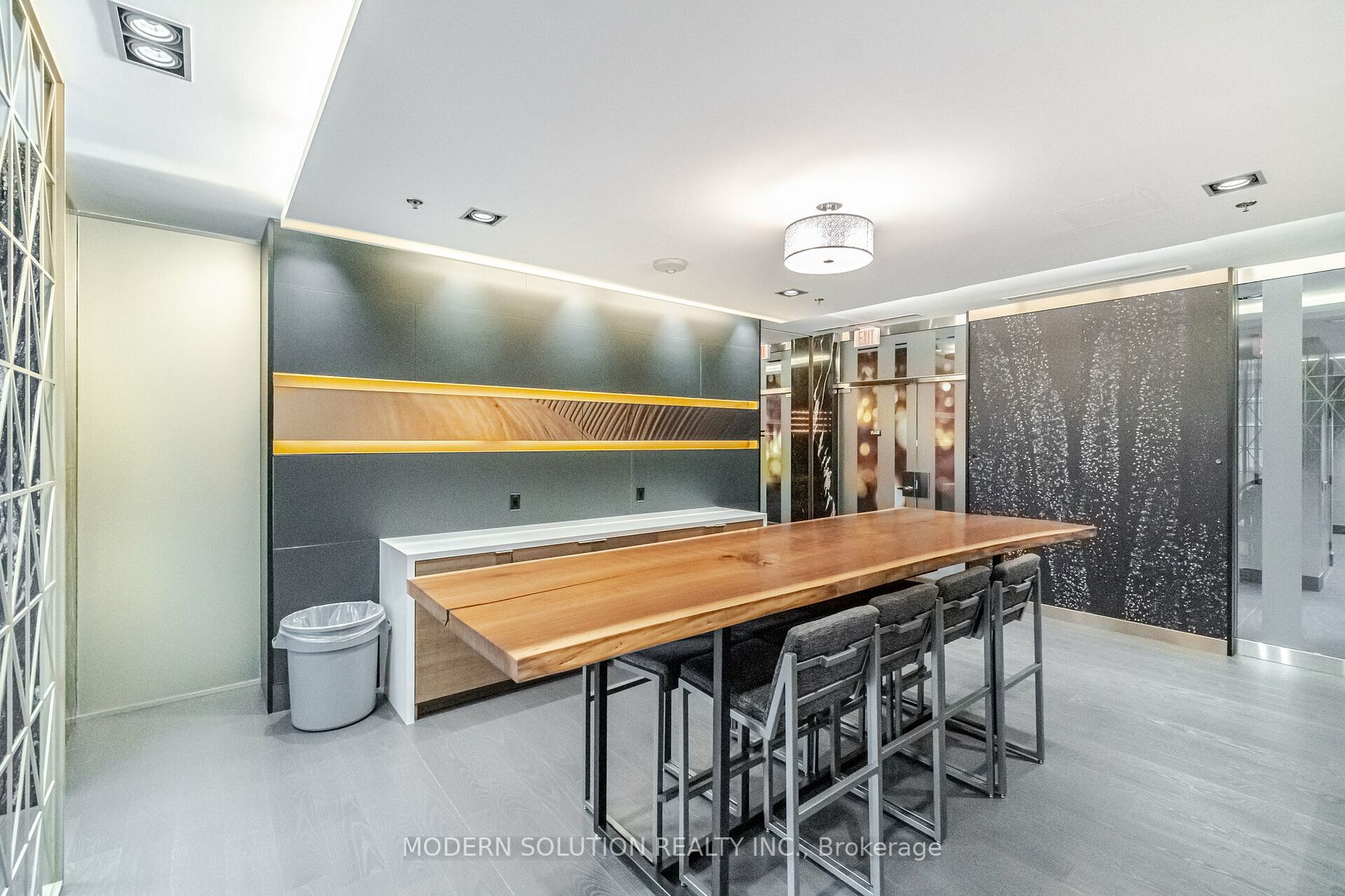 30 Nelson St, #410