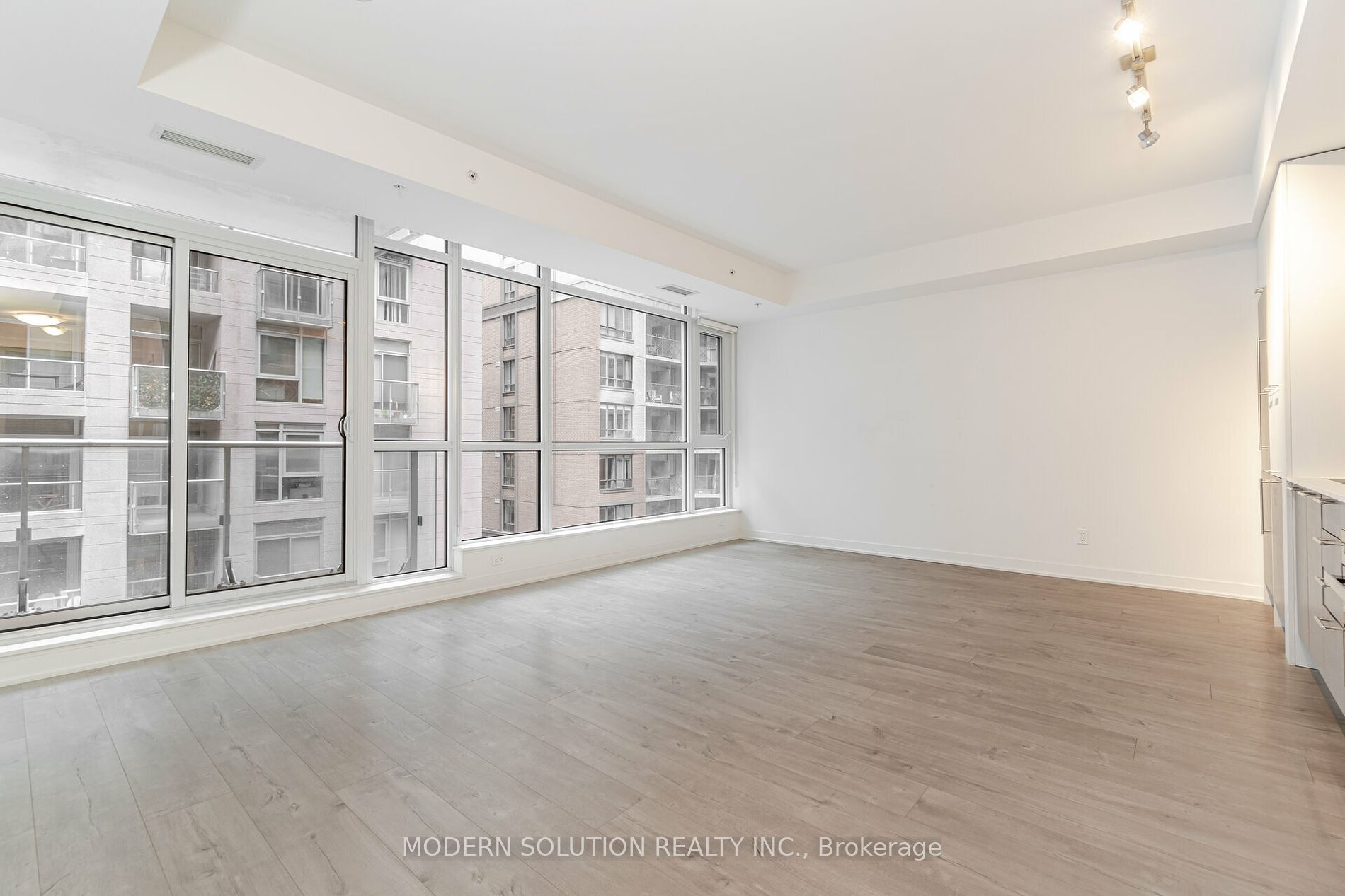 30 Nelson St, #410