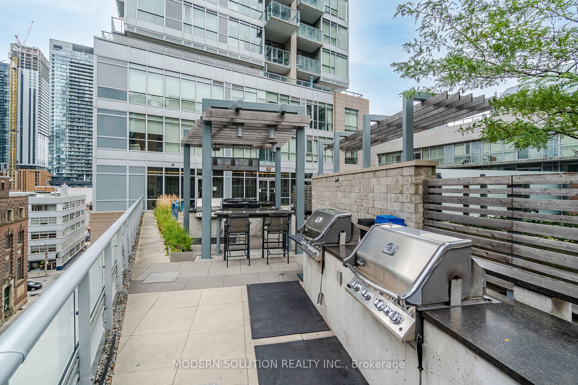 30 Nelson St, #410
