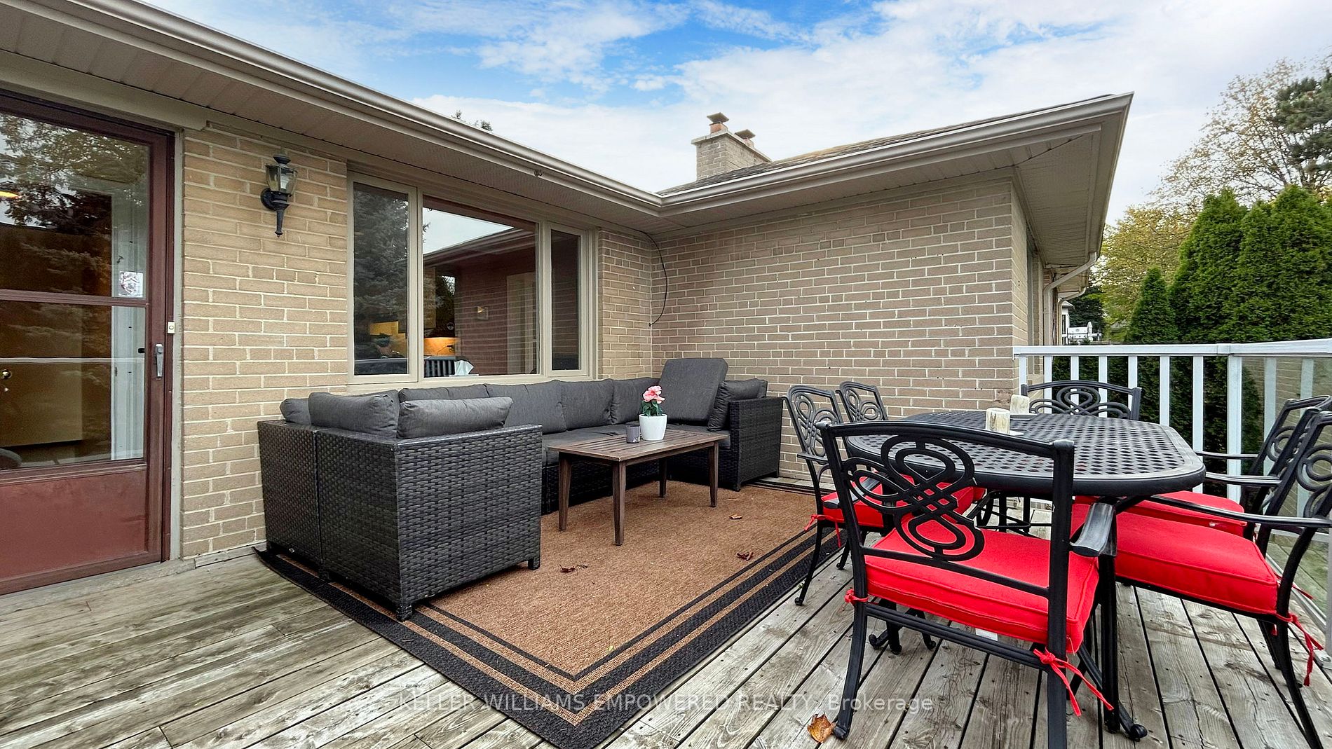 24 Burleigh Heights Dr