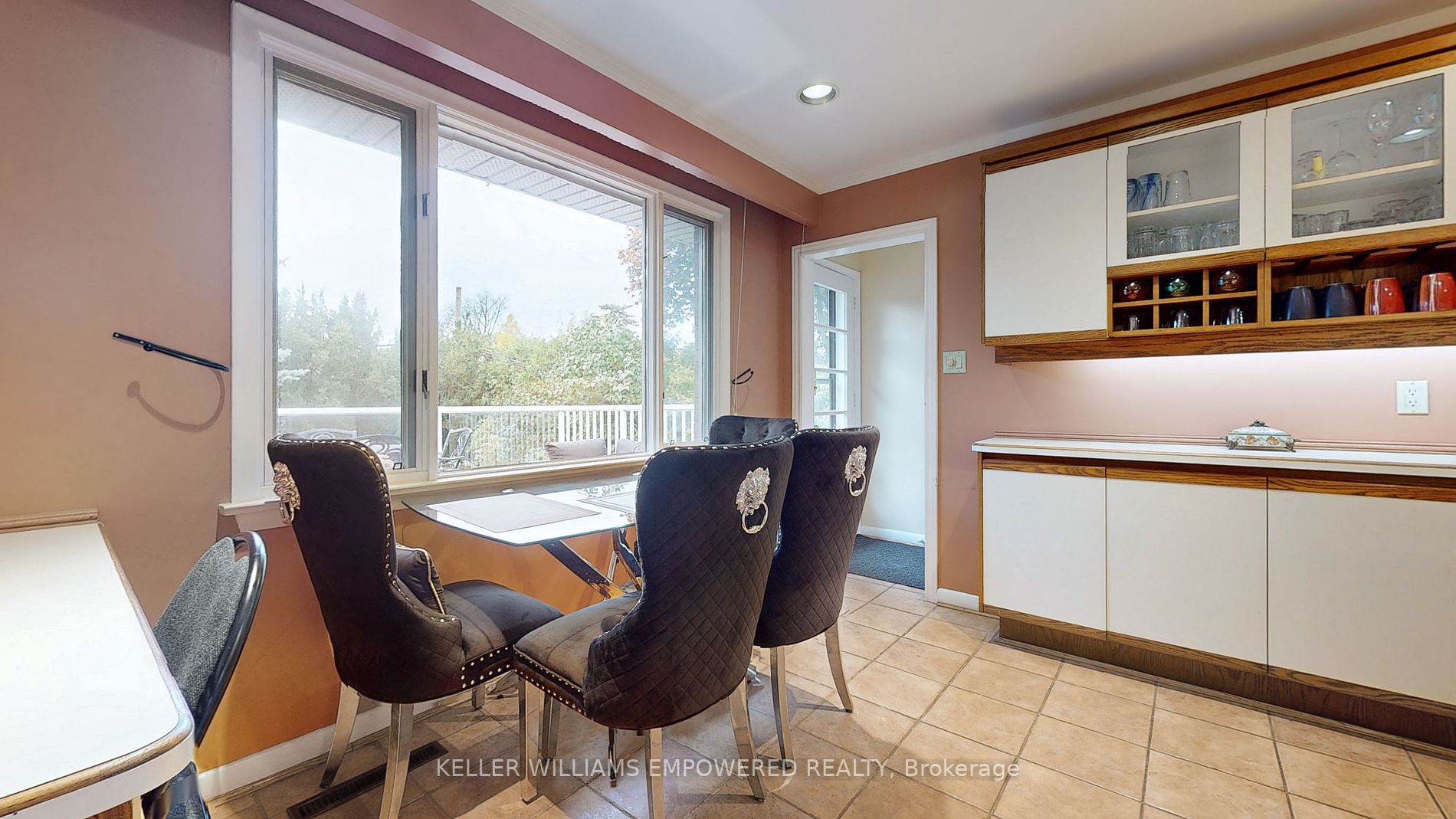 24 Burleigh Heights Dr