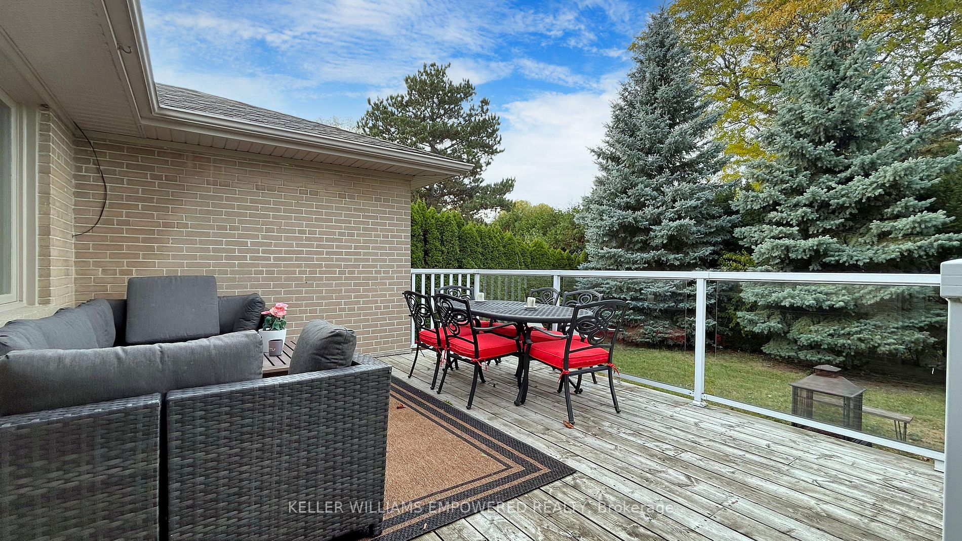 24 Burleigh Heights Dr